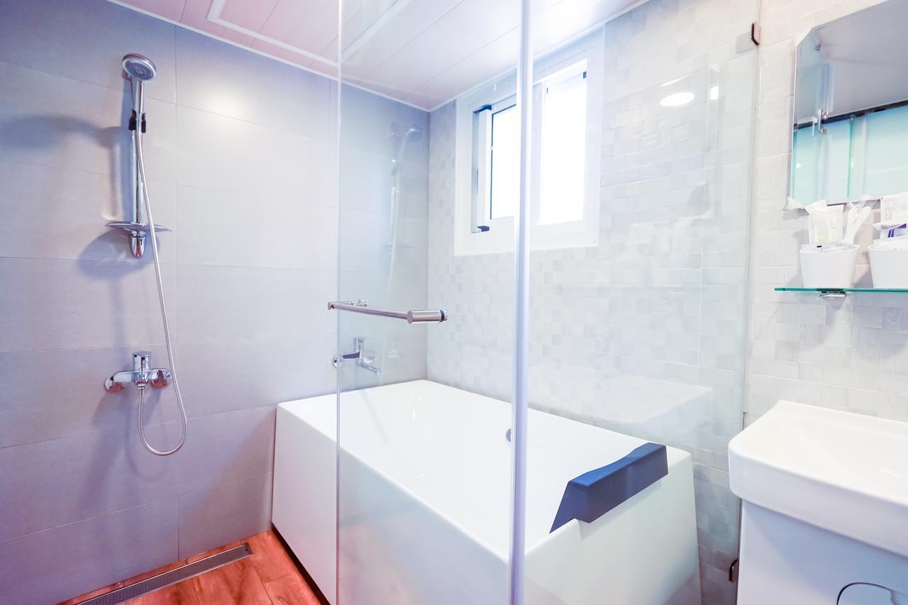 Jiu Tien Do Homestay Tainan Luaran gambar